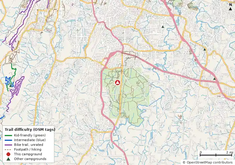 Map of roads, water and trails within about 5 miles of Chickamauga Battlefield Group Campground, with bike trails colored by their OpenStreetMap difficulty tags