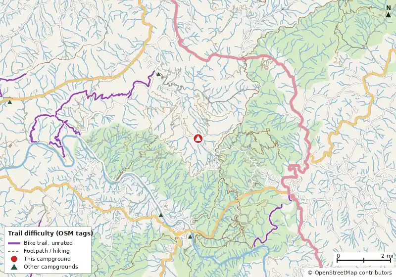 Map of roads, water and trails within about 5 miles of Courtland Place, with bike trails colored by their OpenStreetMap difficulty tags