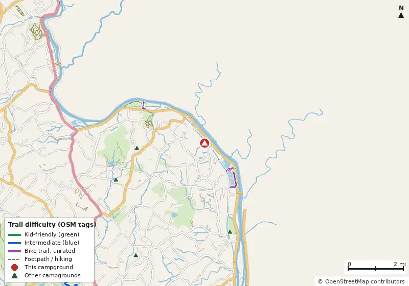 Map of roads, water and trails within about 5 miles of Dogwood Haven Family Campground, with bike trails colored by their OpenStreetMap difficulty tags