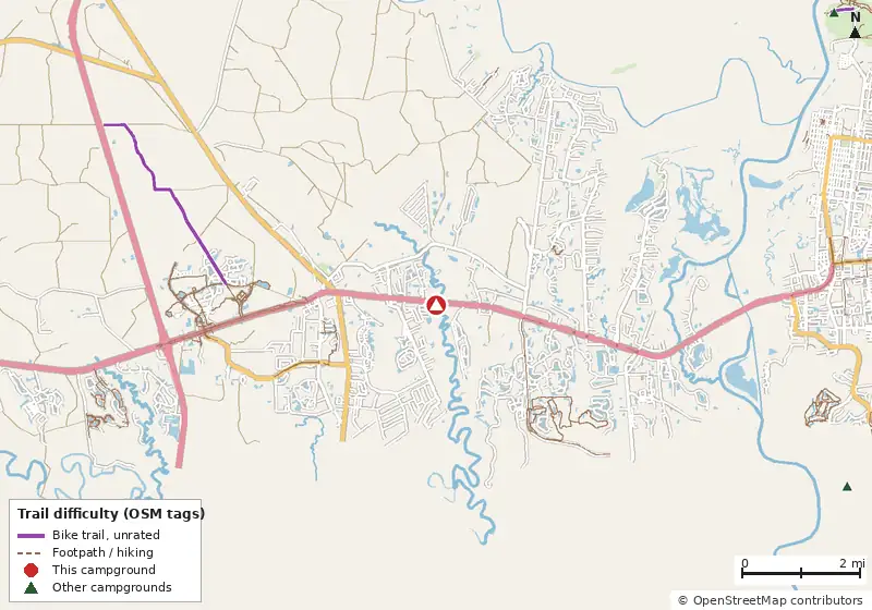 Map of roads, water and trails within about 5 miles of Lofton Creek Campground, with bike trails colored by their OpenStreetMap difficulty tags