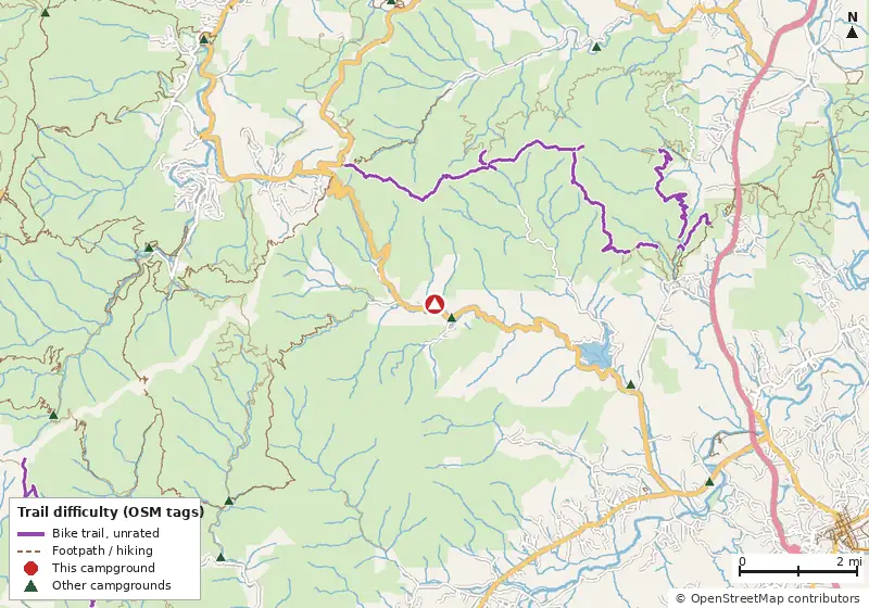 Map of roads, water and trails within about 5 miles of Mountain Stream RV Park, with bike trails colored by their OpenStreetMap difficulty tags