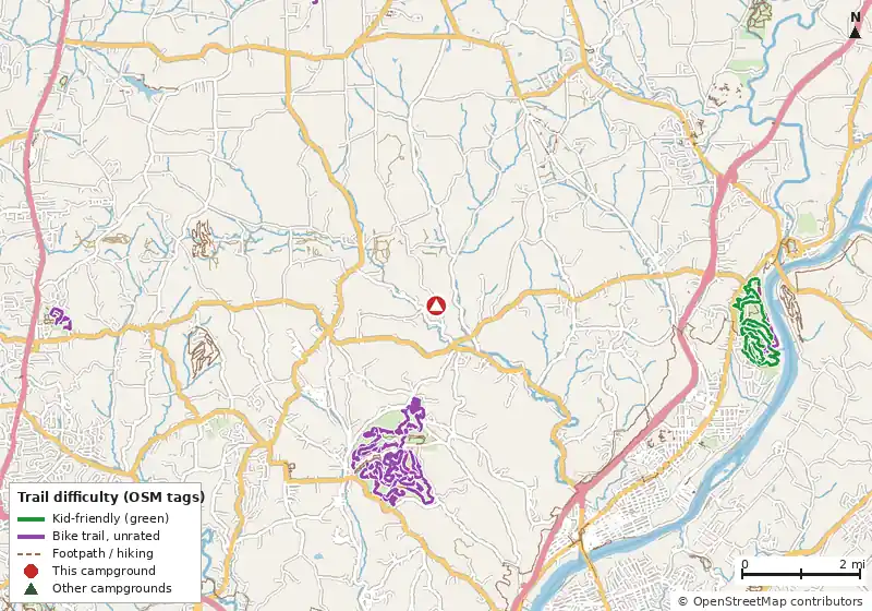 Map of roads, water and trails within about 5 miles of Mountain Top Campground, with bike trails colored by their OpenStreetMap difficulty tags