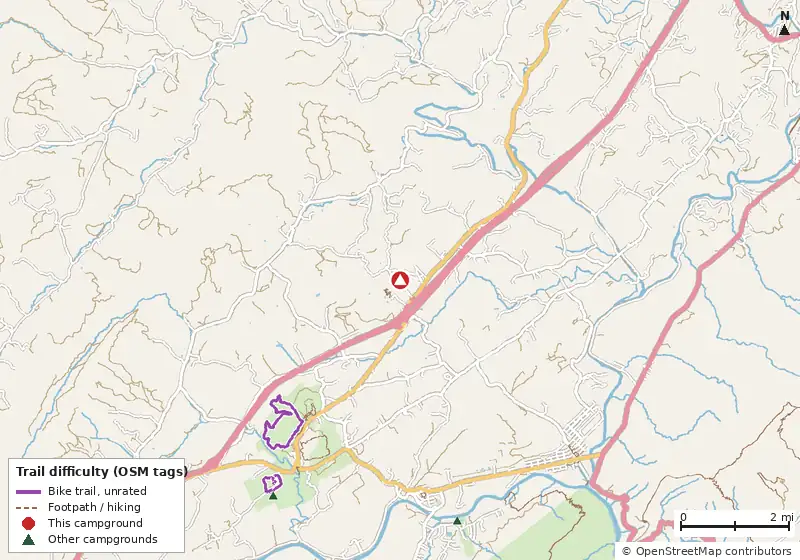 Map of roads, water and trails within about 5 miles of Natural Bridge / Lexington KOA Holiday, with bike trails colored by their OpenStreetMap difficulty tags
