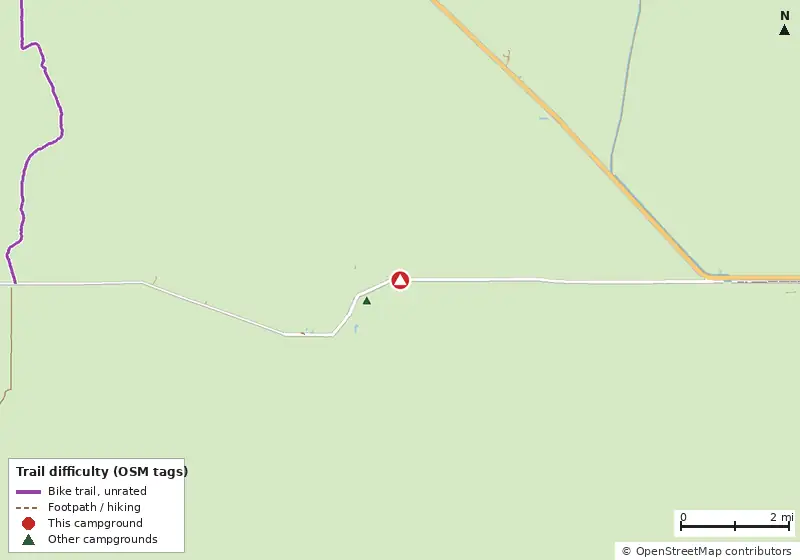 Map of roads, water and trails within about 5 miles of Pinecrest Group Campground, with bike trails colored by their OpenStreetMap difficulty tags