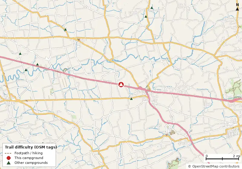 Map of roads, water and trails within about 5 miles of Roamers Retreat Campground