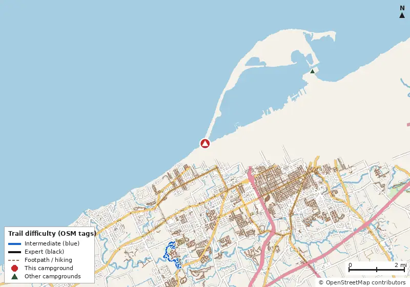 Map of roads, water and trails within about 5 miles of Sara's Campground, with bike trails colored by their OpenStreetMap difficulty tags