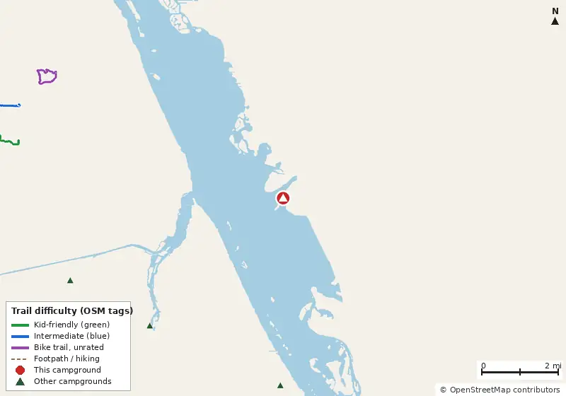 Map of roads, water and trails within about 5 miles of Sebastian Inlet State Park Campground, with bike trails colored by their OpenStreetMap difficulty tags