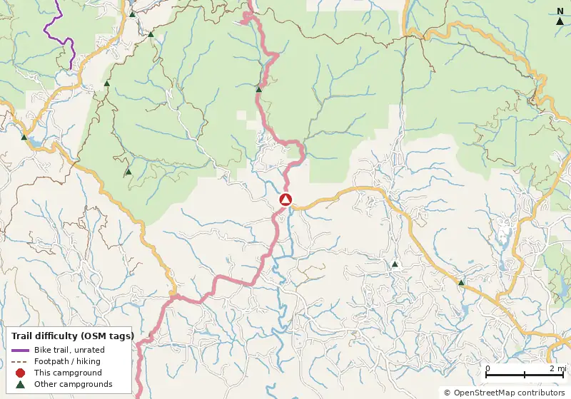 Map of roads, water and trails within about 5 miles of Turners Corner Campground, with bike trails colored by their OpenStreetMap difficulty tags