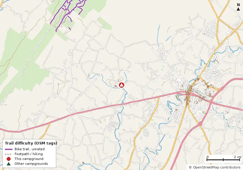Map of roads, water and trails within about 5 miles of Twin Bridge Campground, with bike trails colored by their OpenStreetMap difficulty tags