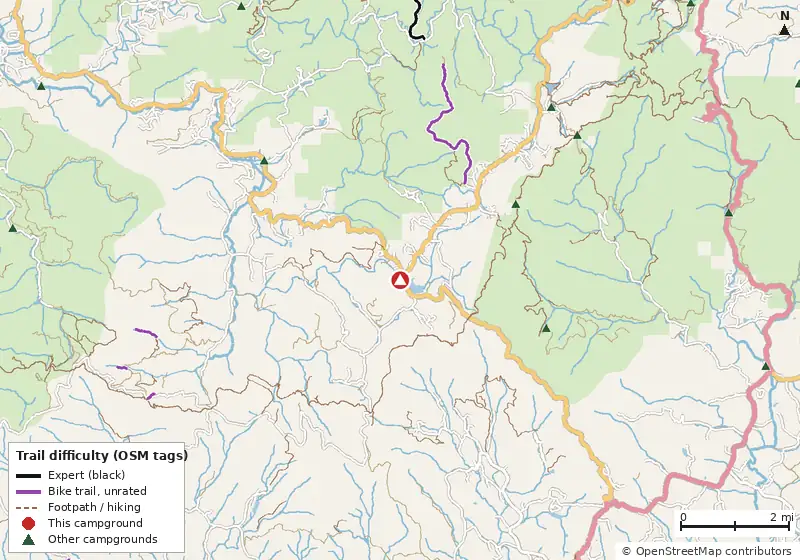 Map of roads, water and trails within about 5 miles of Two Wheels of Suches, with bike trails colored by their OpenStreetMap difficulty tags