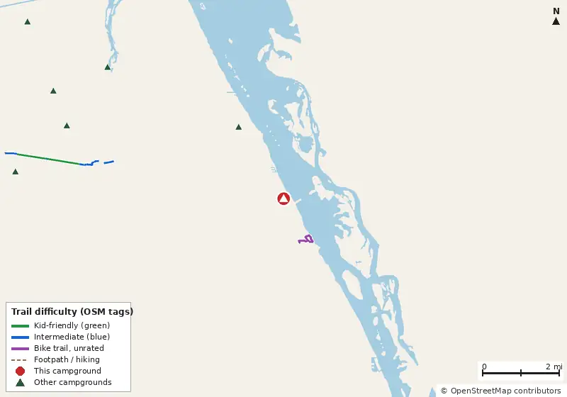 Map of roads, water and trails within about 5 miles of Vero Beach Kamp, with bike trails colored by their OpenStreetMap difficulty tags