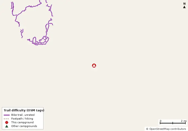 Map of roads, water and trails within about 5 miles of Windward Knoll, with bike trails colored by their OpenStreetMap difficulty tags