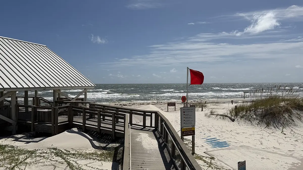 Dr. Julian G. Bruce St. George Island State Park: A view of the beach from the beachfront facilities