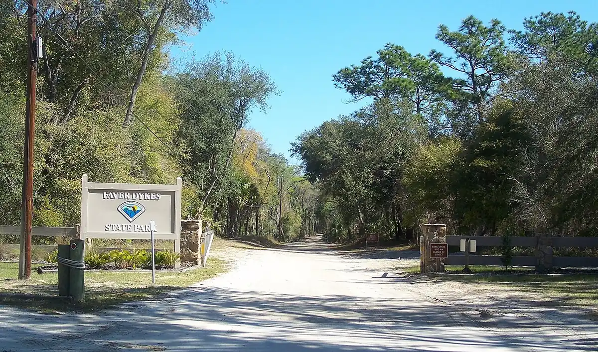 Faver-Dykes State Park: Faver-Dykes State Park: Entrance