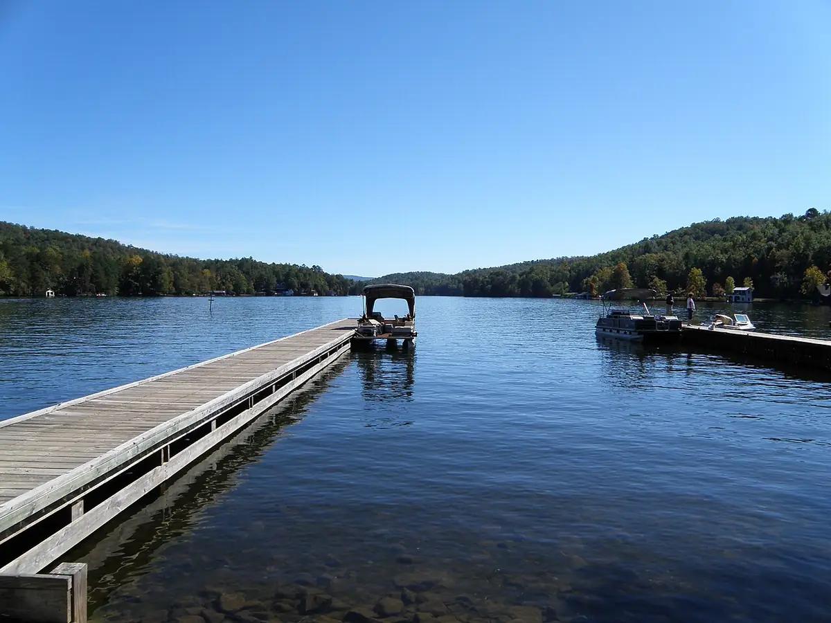 Moccasin Creek State Park: Lake Burton, Moccasin Creek St. Park